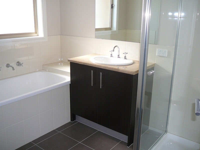 33 Arroyo Place, Caroline Springs VIC 3023