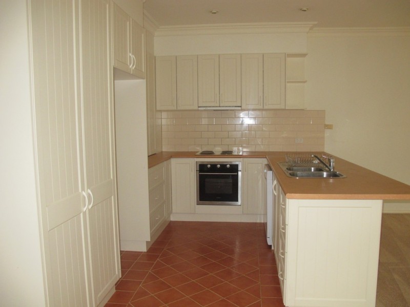 7 Northampton Crescent, Caroline Springs VIC 3023