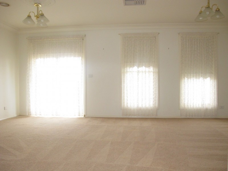 7 Northampton Crescent, Caroline Springs VIC 3023