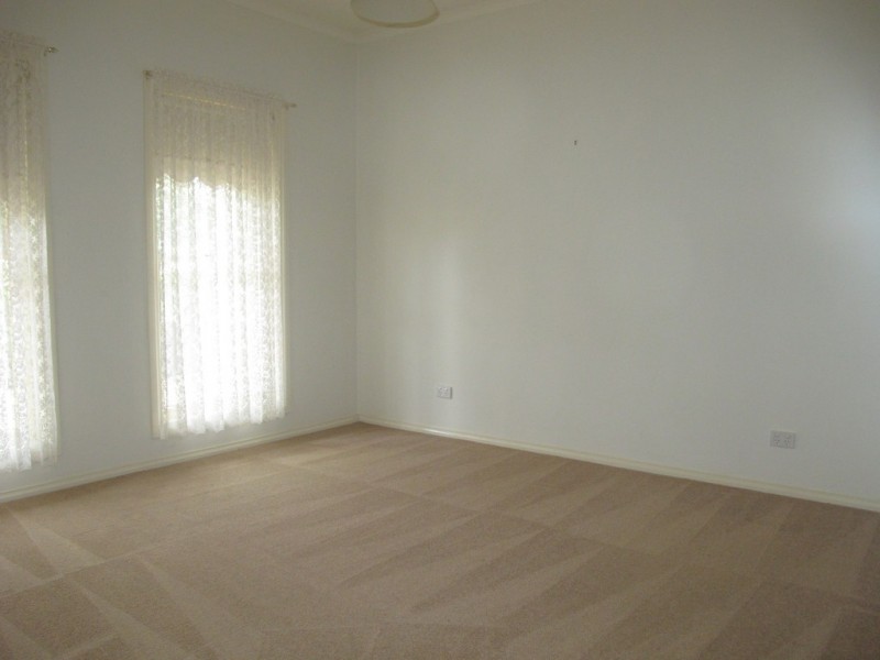 7 Northampton Crescent, Caroline Springs VIC 3023