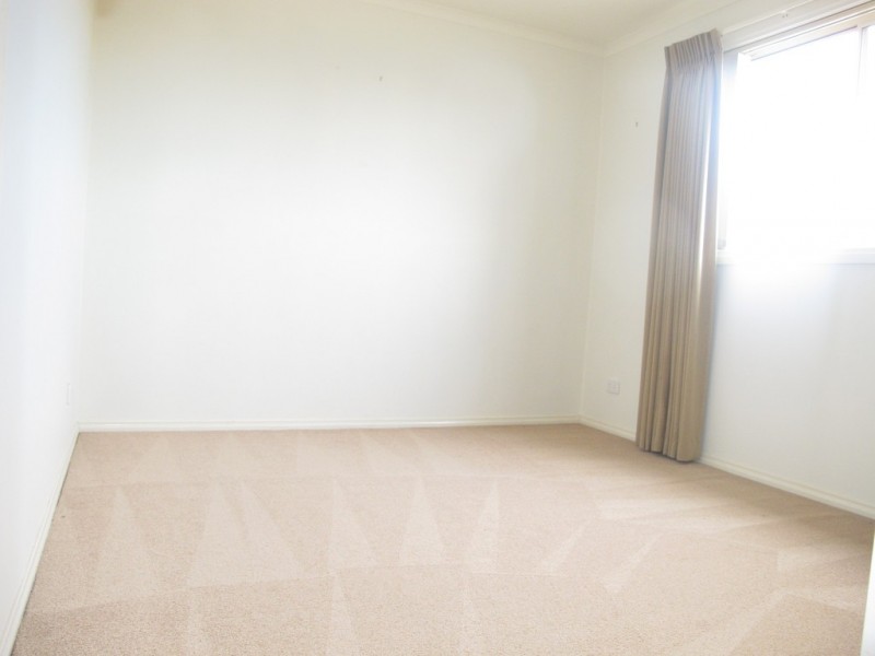 7 Northampton Crescent, Caroline Springs VIC 3023