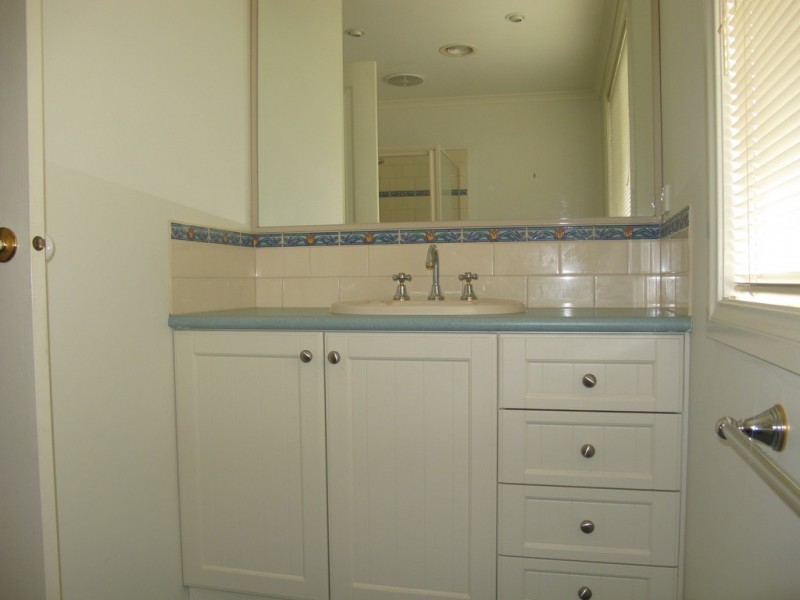 7 Northampton Crescent, Caroline Springs VIC 3023