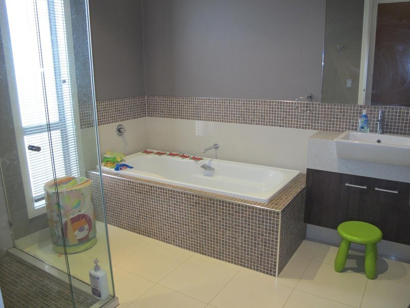 1  Jells Place, Caroline Springs VIC 3023