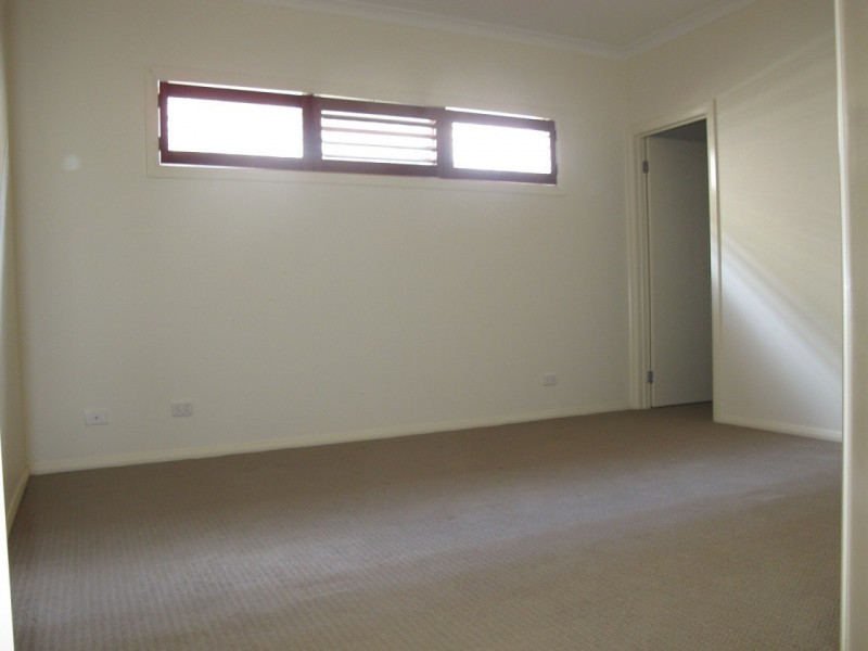 15 Lambertia Loop, Caroline Springs VIC 3023