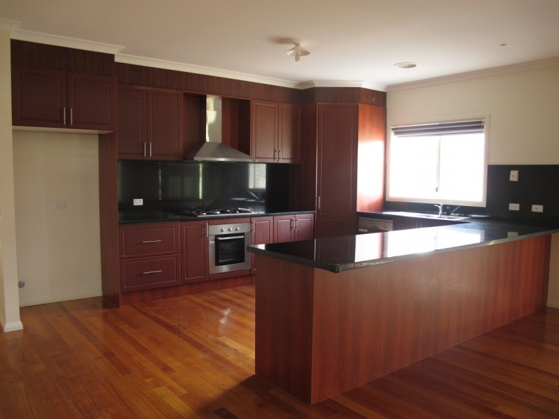 15 Lambertia Loop, Caroline Springs VIC 3023