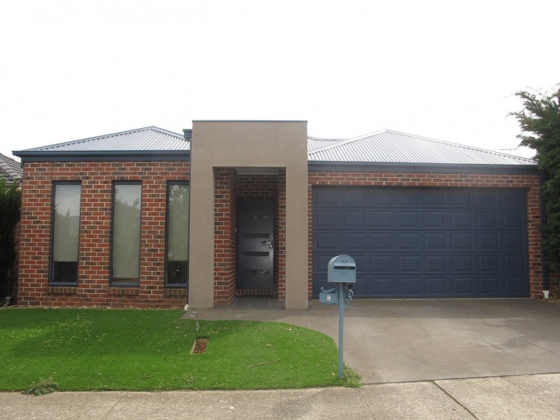 8 Darleith Terrace, Caroline Springs VIC 3023