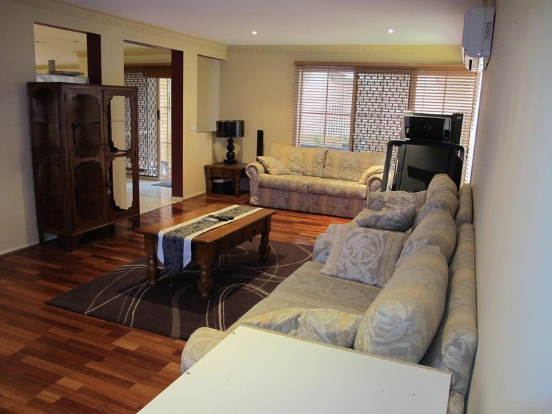 40 Grandview Cres, Hillside VIC 3037