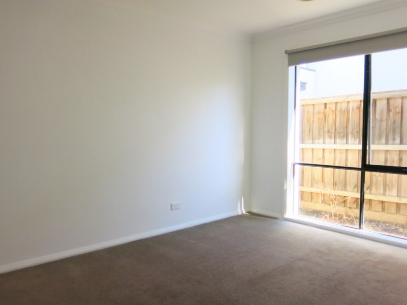 11 Regent Close, Burnside Heights VIC 3023