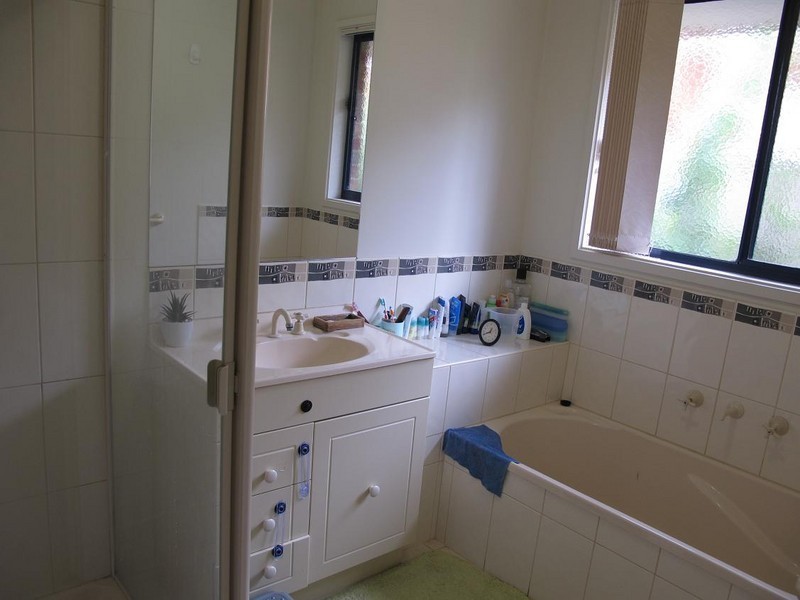 19 Gisborne Way, Caroline Springs VIC 3023