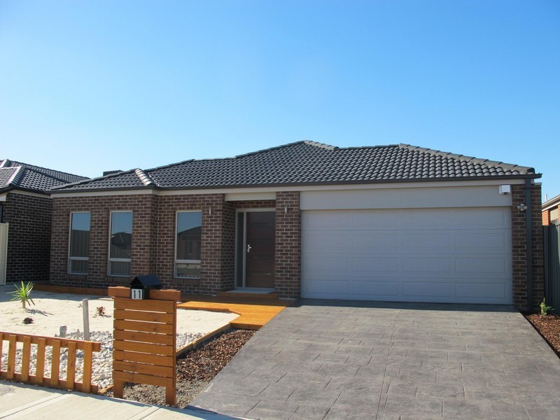 11 Anastasia Crt, Hillside VIC 3037