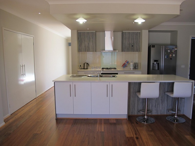 11 Anastasia Crt, Hillside VIC 3037