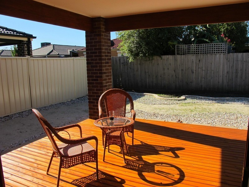 11 Anastasia Crt, Hillside VIC 3037