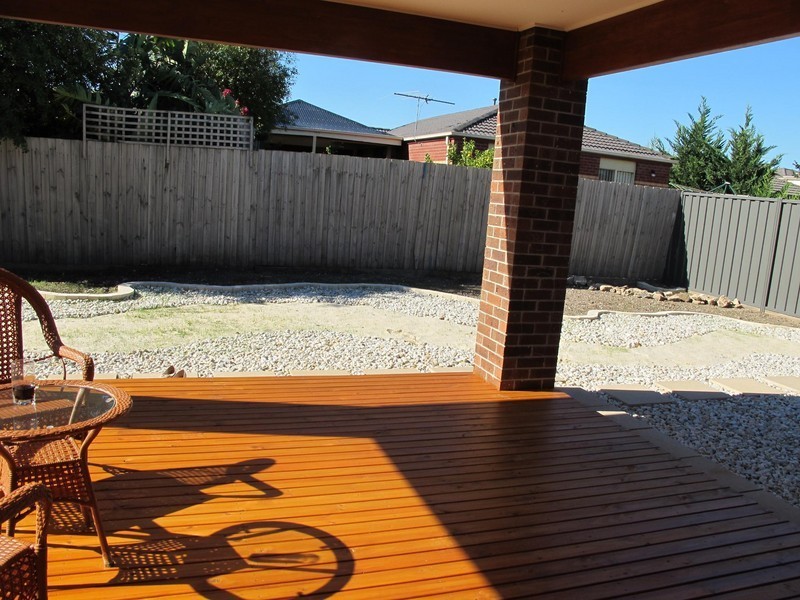 11 Anastasia Crt, Hillside VIC 3037