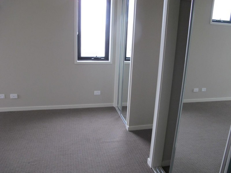 14/11 Monckton Place, Caroline Springs VIC 3023