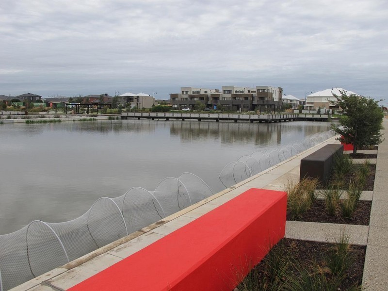 14/11 Monckton Place, Caroline Springs VIC 3023