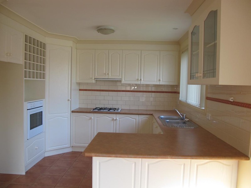 1/3 Carmel Court, Sydenham VIC 3037