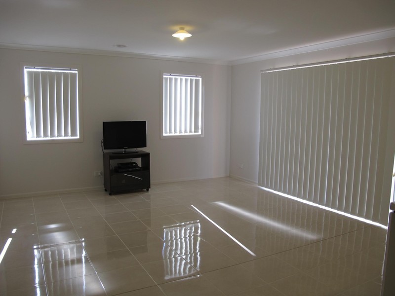 4 Annecy Blvd (Plumpton), Caroline Springs VIC 3023