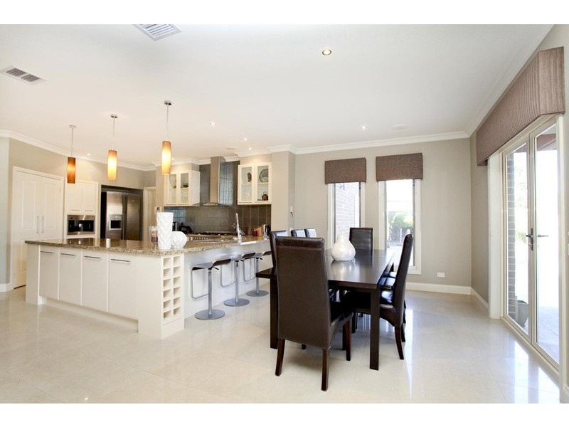 13 The Close, Caroline Springs VIC 3023