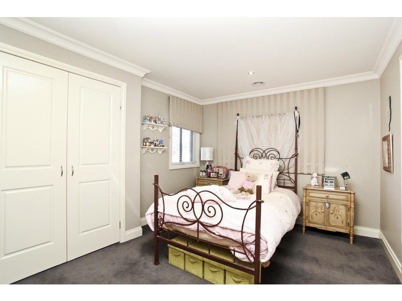 13 The Close, Caroline Springs VIC 3023