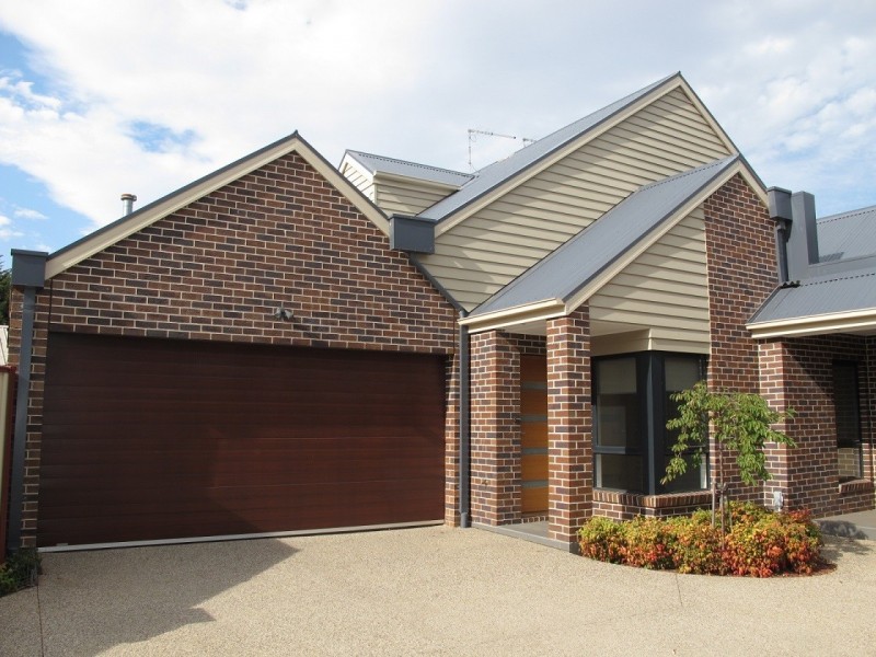 2/30 Albert Rd, Sydenham VIC 3037