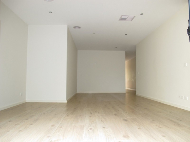 2/30 Albert Rd, Sydenham VIC 3037