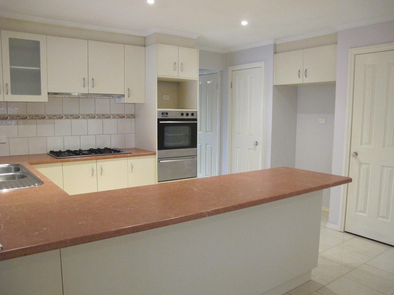 54 Clarendon Wynd, Caroline Springs VIC 3023