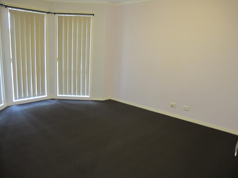 54 Clarendon Wynd, Caroline Springs VIC 3023
