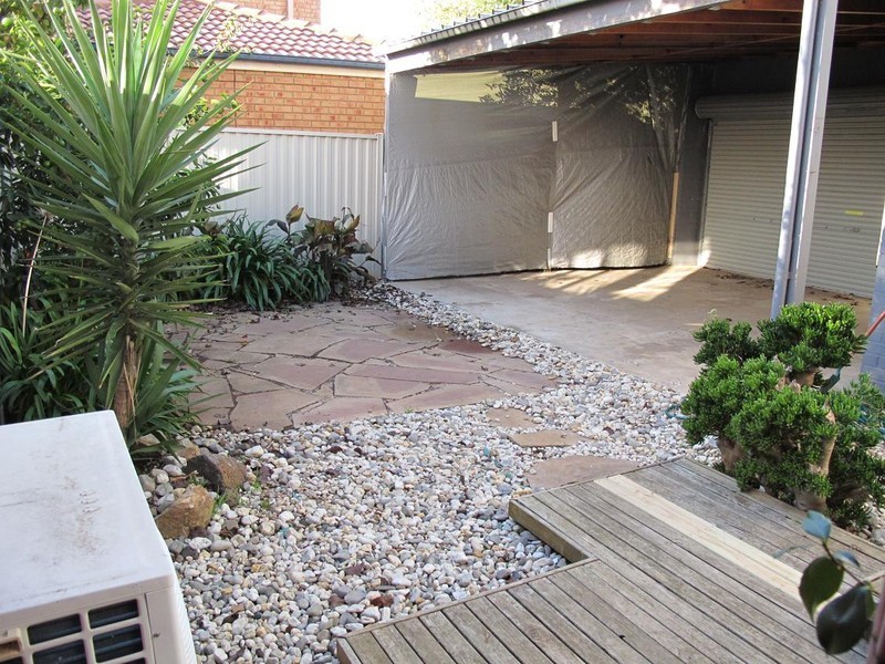 2 Beacon Lane, Caroline Springs VIC 3023