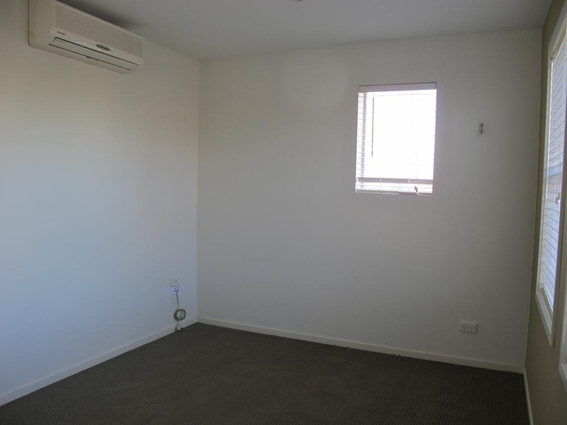 2 Beacon Lane, Caroline Springs VIC 3023