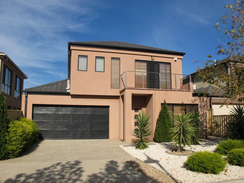 8 Alma Lane, Caroline Springs VIC 3023