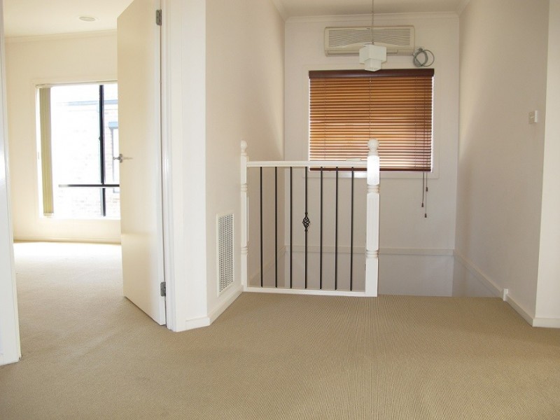 8 Alma Lane, Caroline Springs VIC 3023