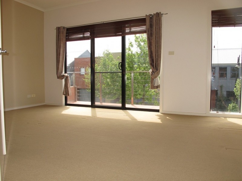 8 Alma Lane, Caroline Springs VIC 3023