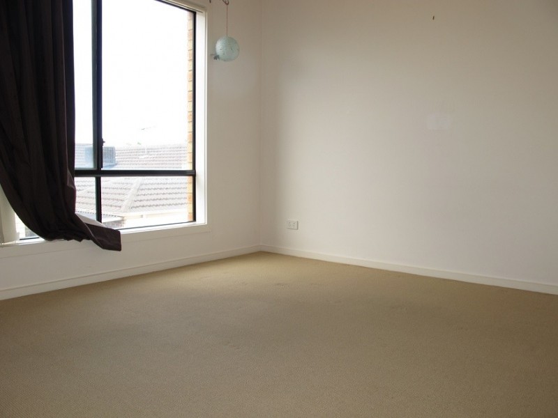 8 Alma Lane, Caroline Springs VIC 3023