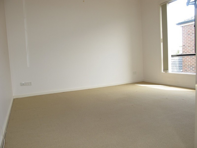 8 Alma Lane, Caroline Springs VIC 3023