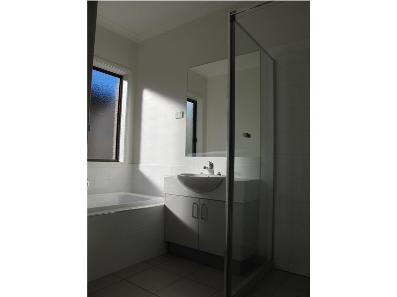 15 Blackshaws Place, Caroline Springs VIC 3023