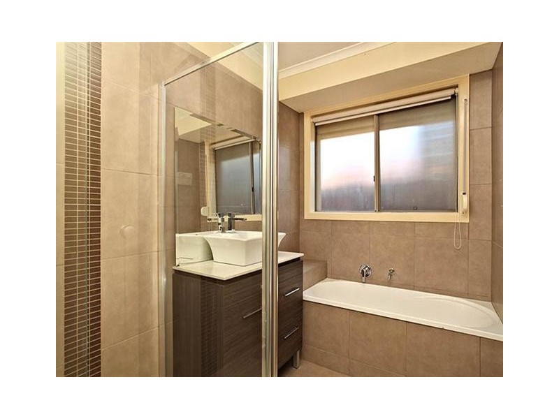 10 Bedingham Drive, Hillside VIC 3037