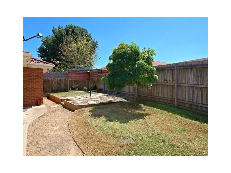10 Bedingham Drive, Hillside VIC 3037