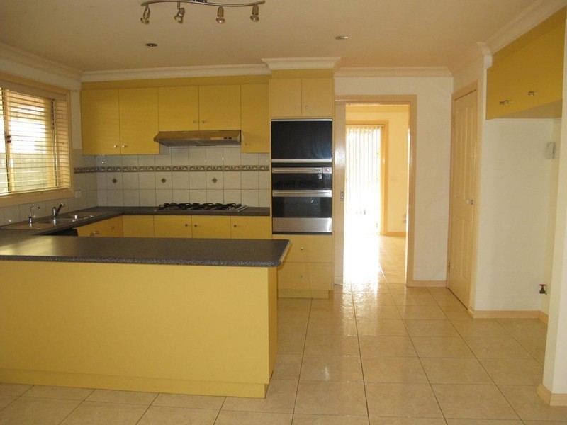 37 William Circuit, Caroline Springs VIC 3023