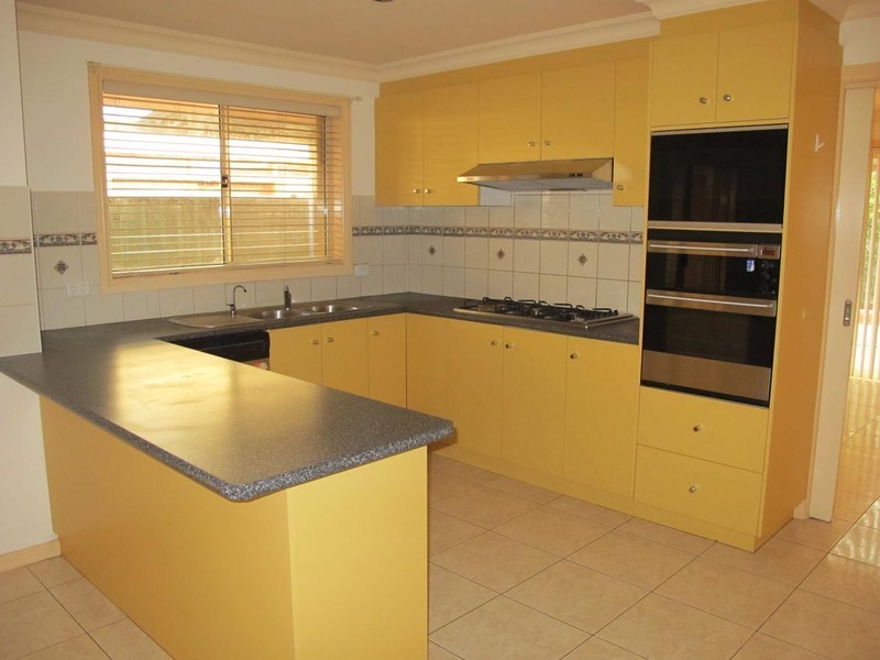 37 William Circuit, Caroline Springs VIC 3023