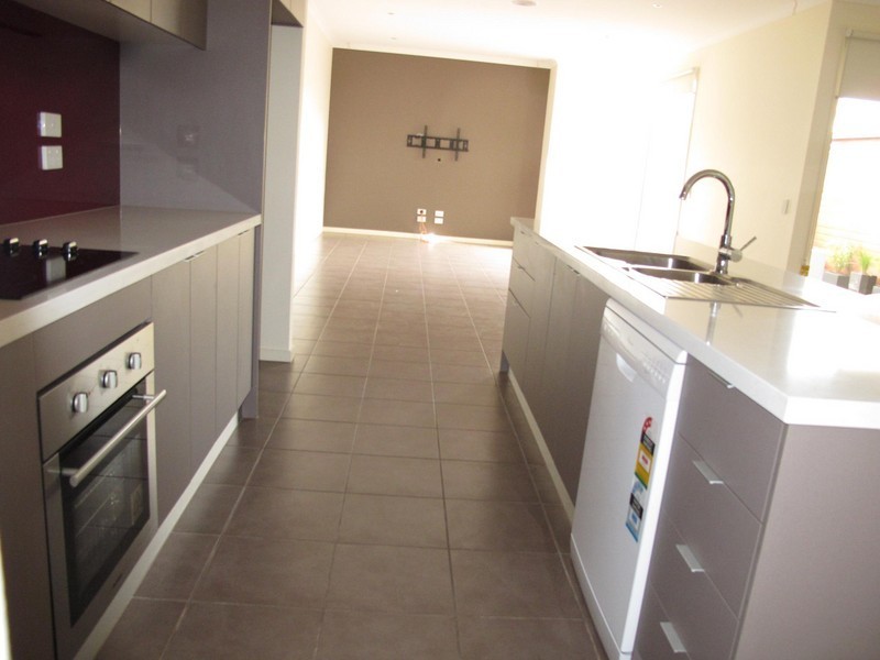 50 The Broadway, Caroline Springs VIC 3023