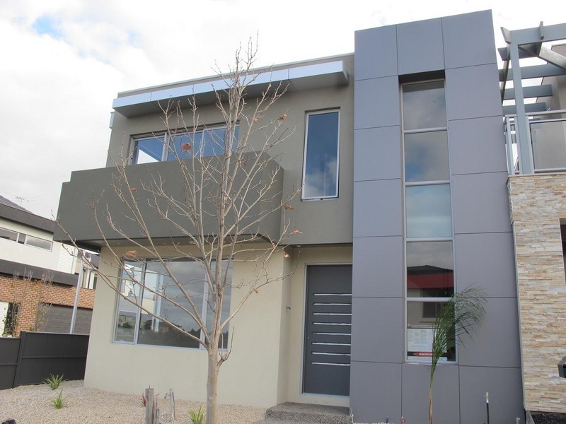 47 The Esplanade, Caroline Springs VIC 3023