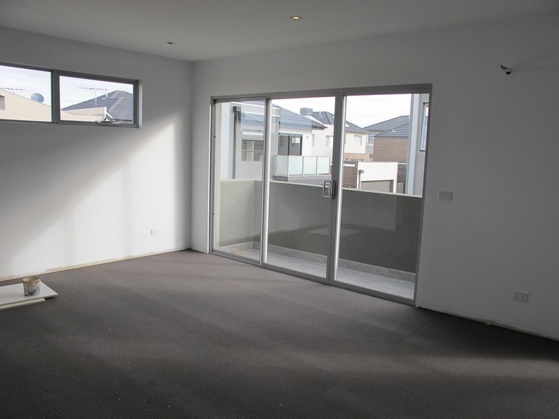 47 The Esplanade, Caroline Springs VIC 3023