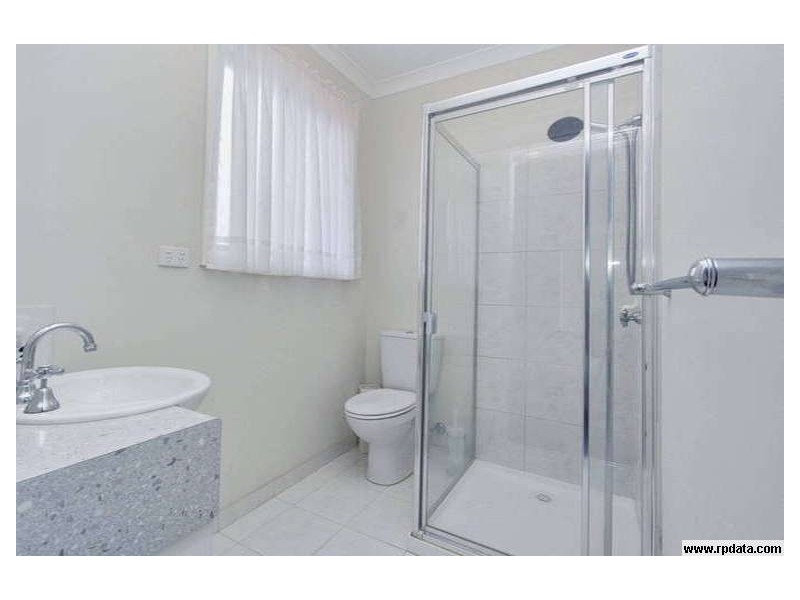 28 Gisborne Way, Caroline Springs VIC 3023