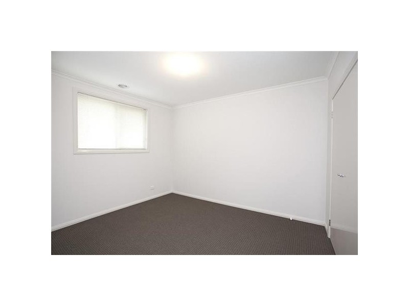 19 Herring Loop, Caroline Springs VIC 3023