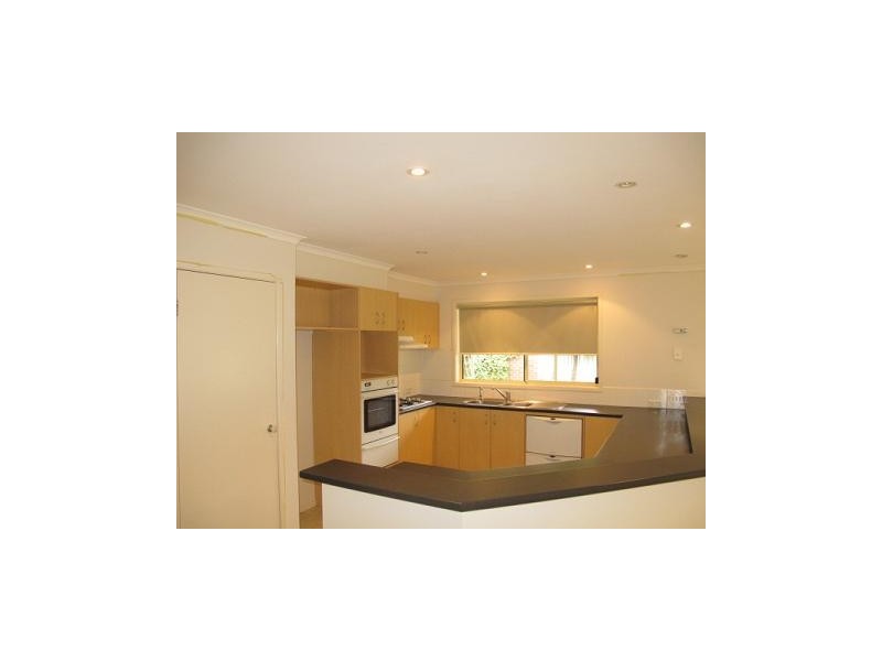 11 Cotteridge Place, Caroline Springs VIC 3023