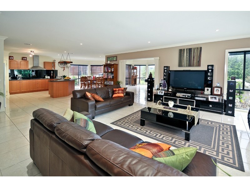 29 Bramshaw Crescent, Hillside VIC 3037