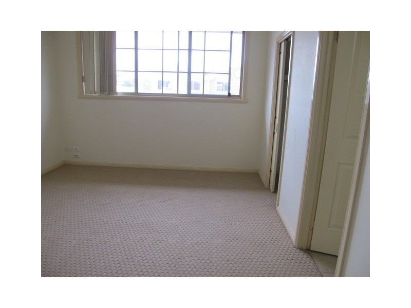 36 Erskine Way, Sydenham VIC 3037