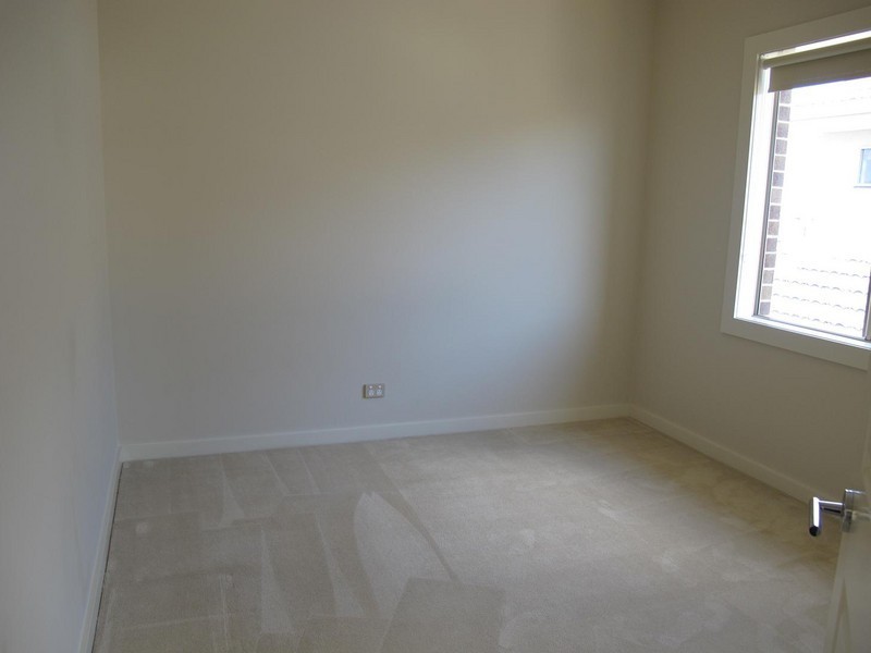 13 Irwin Gardens, Caroline Springs VIC 3023