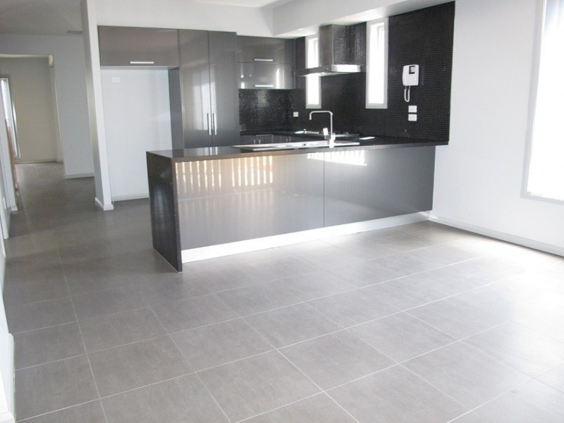 6 Irwin Gardens, Caroline Springs VIC 3023