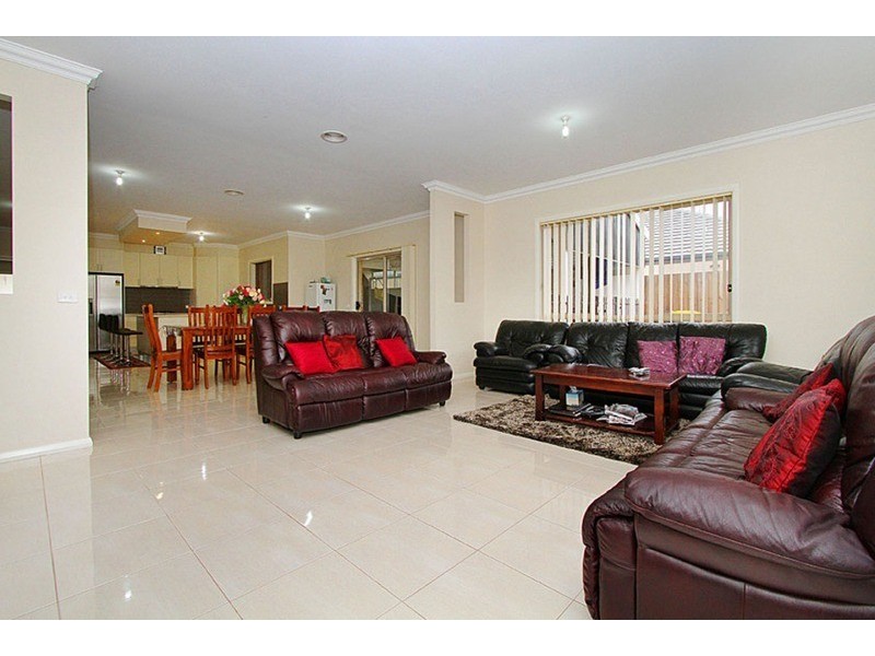 53 Double Bay Dve, Taylors Hill VIC 3037